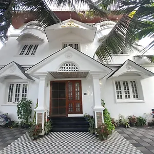 Couette-café Annies, Kochi