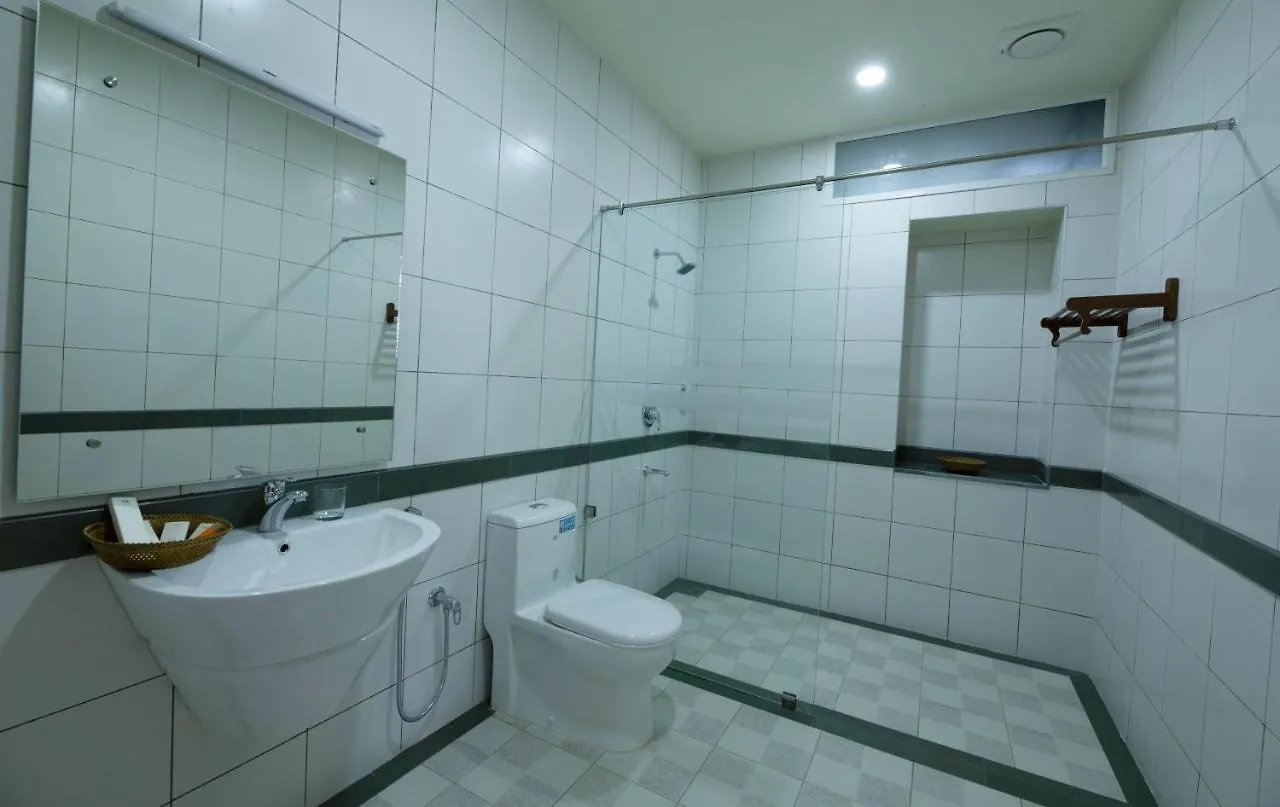 Dutch Bungalow Kochi Hotel