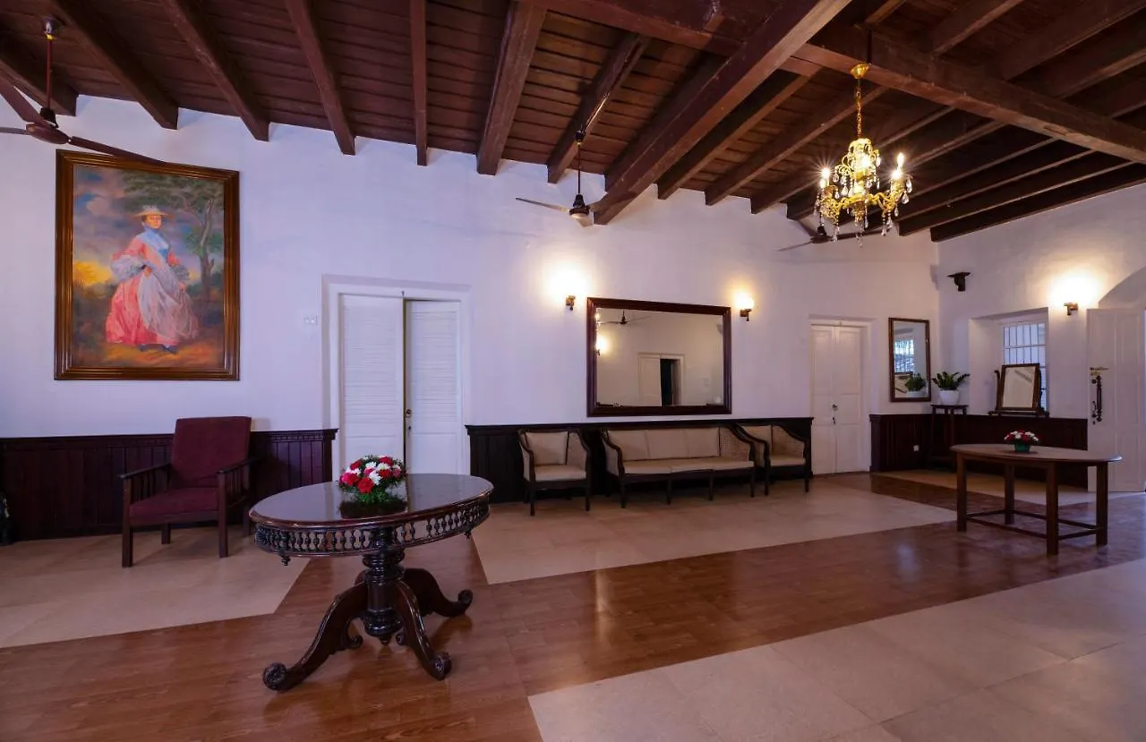 Dutch Bungalow Kochi Hotel